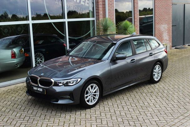 BMW 320i Touring 135 kW image number 7