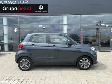 Car image 4