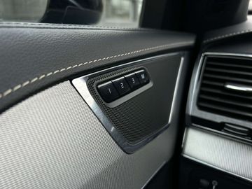 Car image 38