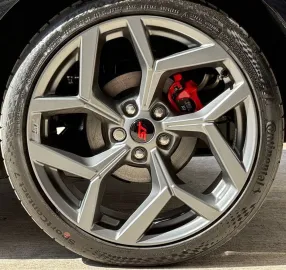 Car image 30