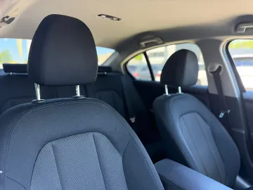 Car image 38