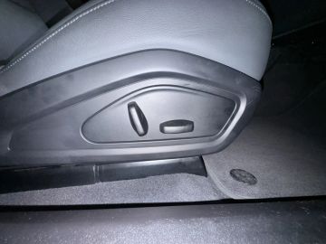 Car image 43