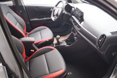 Car image 9