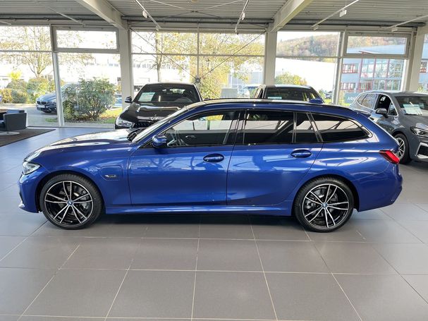 BMW 330e Touring M Sport 215 kW image number 3