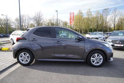 Car image 5
