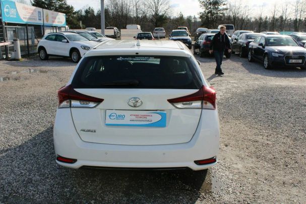 Toyota Auris 73 kW image number 6