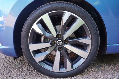 Car image 27