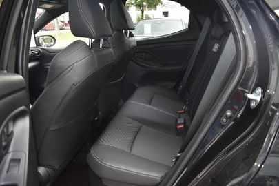 Car image 10