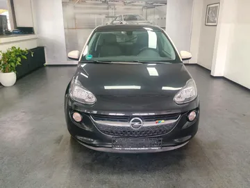 Car image 3