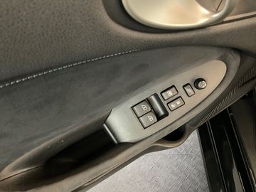 Car image 35