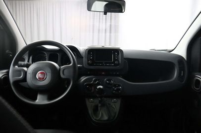 Car image 10