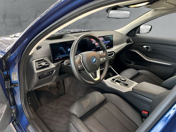 BMW 330e Touring 215 kW image number 9