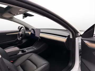 Car image 34