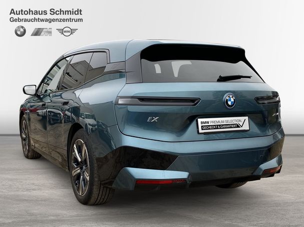 BMW iX xDrive50 385 kW image number 4