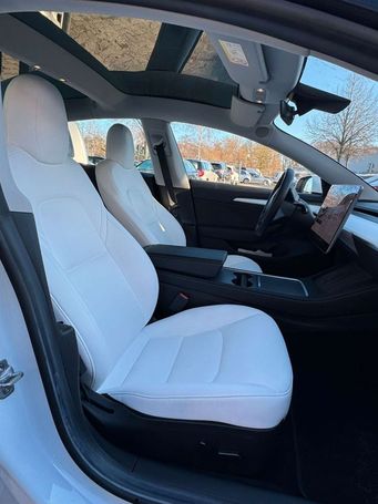 Tesla Model 3 AWD 324 kW image number 14