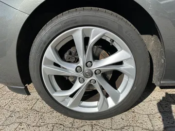 Car image 28