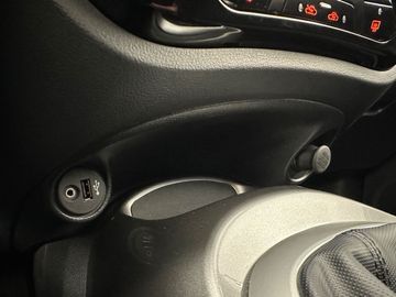 Car image 37