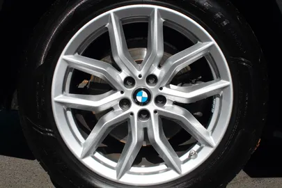 Car image 39