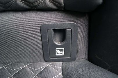 Car image 37