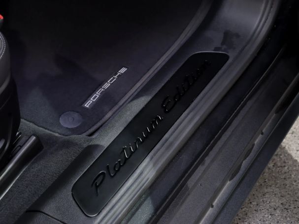 Porsche Panamera 4 E-Hybrid 340 kW image number 32