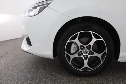 Car image 31