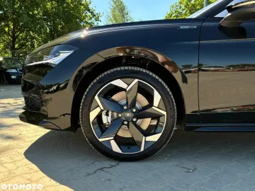 Car image 35