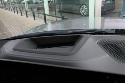 Car image 37