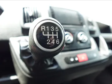 Car image 34