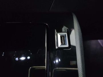 Car image 36