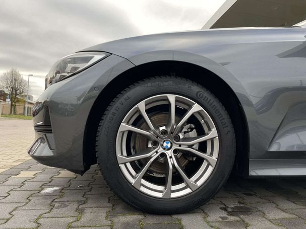 BMW 320i Touring Sport Line 135 kW image number 22