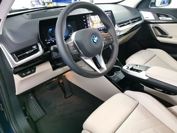 BMW iX1 xDrive30 xLine 230 kW image number 7