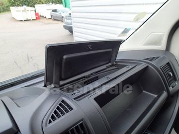 Car image 38