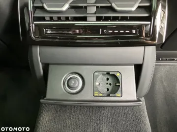 Car image 40