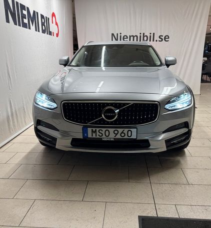 Volvo V90 Cross Country D4 AWD Momentum 140 kW image number 3