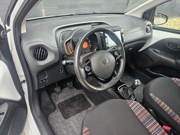 Car image 16