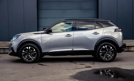 Car image 5