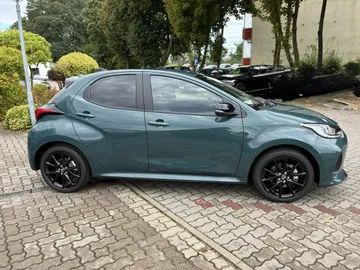 Car image 3
