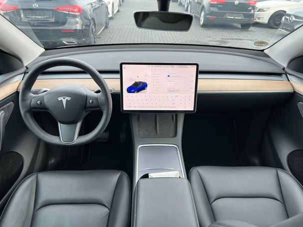 Tesla Model Y Long Range AWD Dual Motor 378 kW image number 8