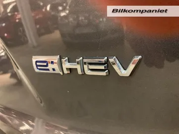 Car image 30