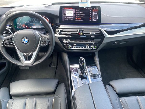 BMW 520d Touring 140 kW image number 6