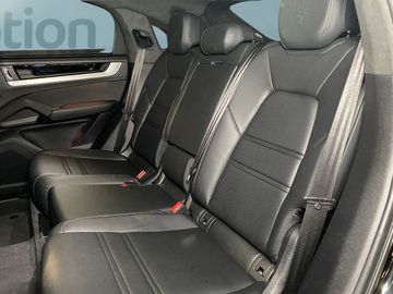 Car image 29