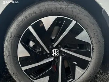 Car image 36