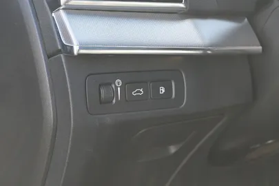Car image 42