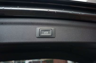 Car image 35