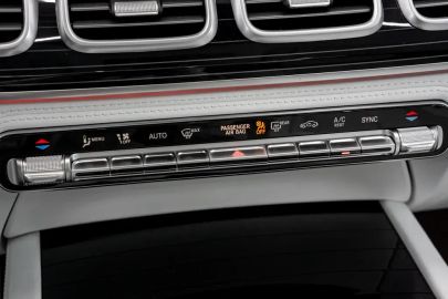 Car image 37