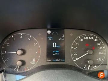 Car image 16