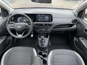 Car image 11