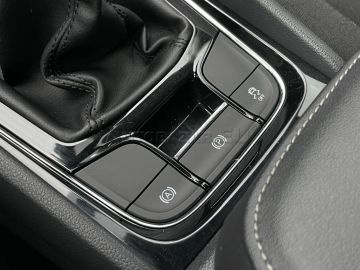 Car image 36