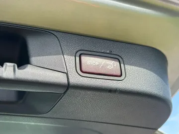 Car image 36