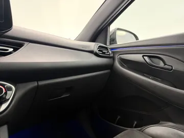 Car image 47